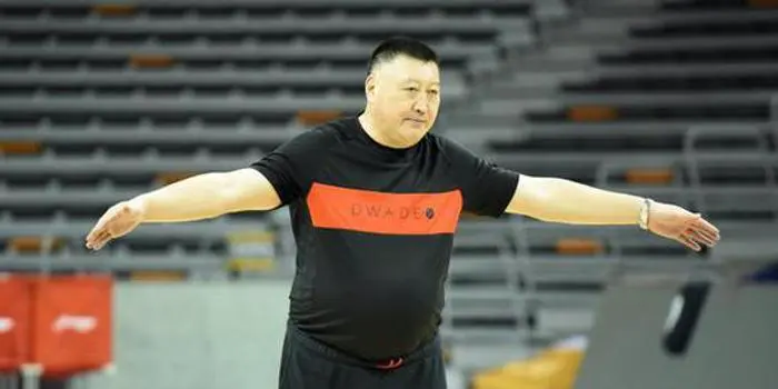 篮球赛备赛战术训练_0
